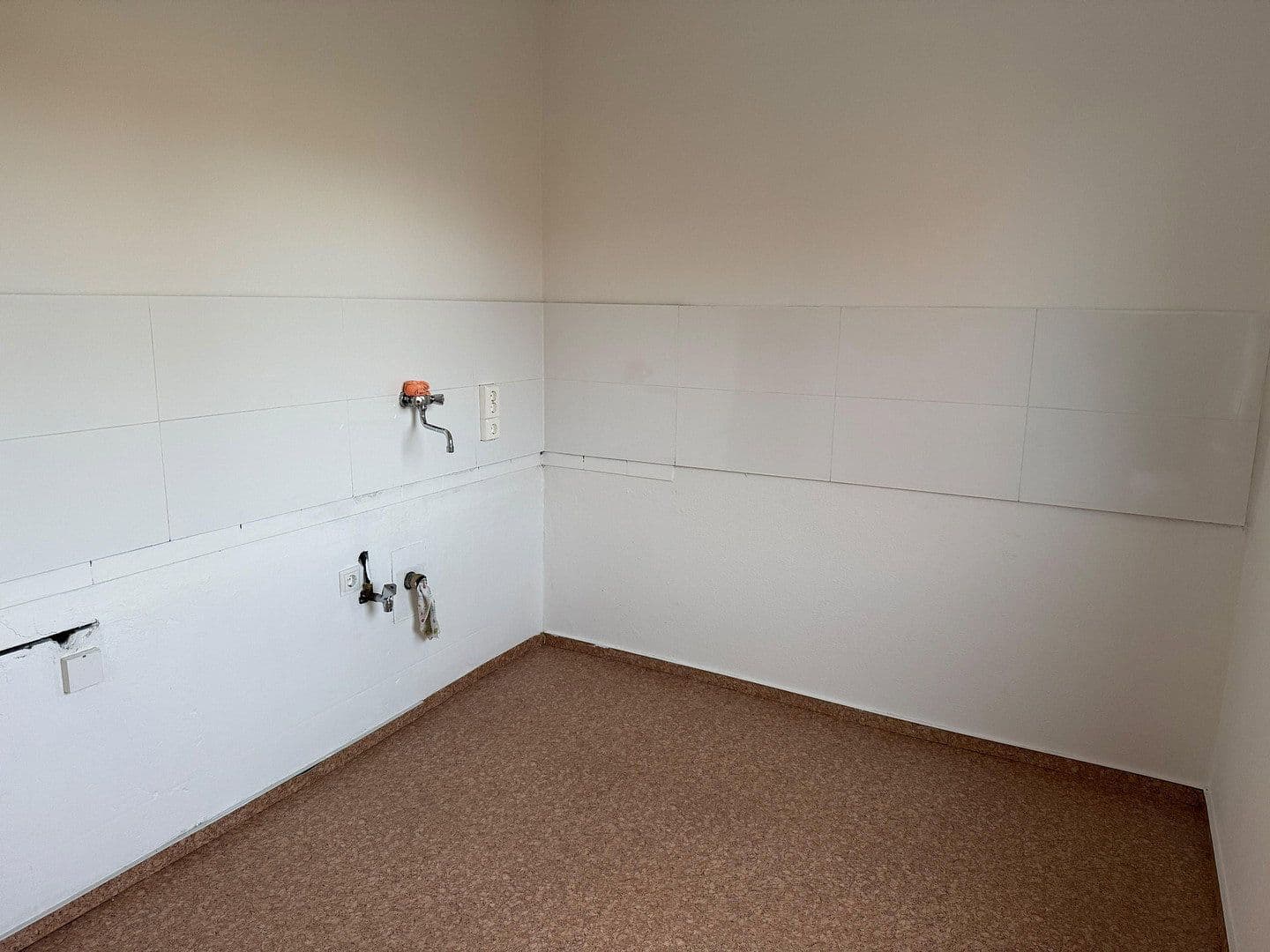 Prenájom bytu 5-izbový 102 m², Torgauer Str. 53-61, Doberlug-Kirchhain, Brandenbursko Prenájom bytu 5-izbový 102 m², Torgauer Str. 53-61, Doberlug-Kirchhain, Brandenbursko