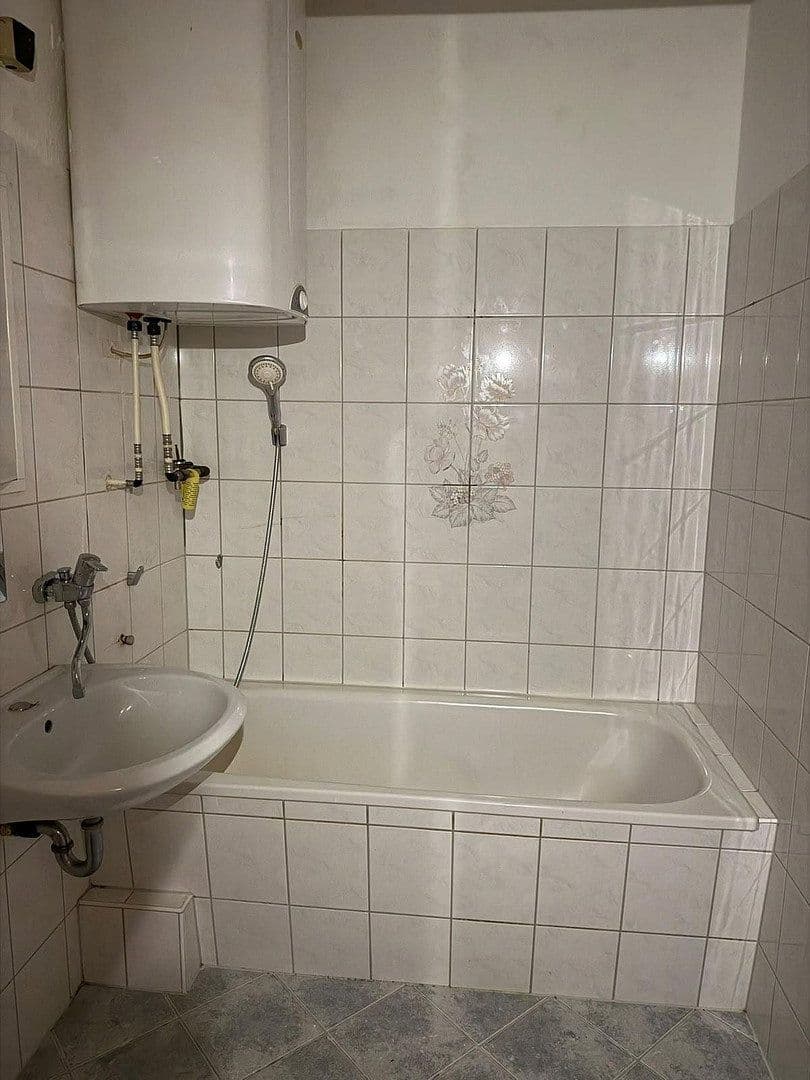 Prenájom bytu 5-izbový 102 m², Torgauer Str. 53-61, Doberlug-Kirchhain, Brandenbursko Prenájom bytu 5-izbový 102 m², Torgauer Str. 53-61, Doberlug-Kirchhain, Brandenbursko