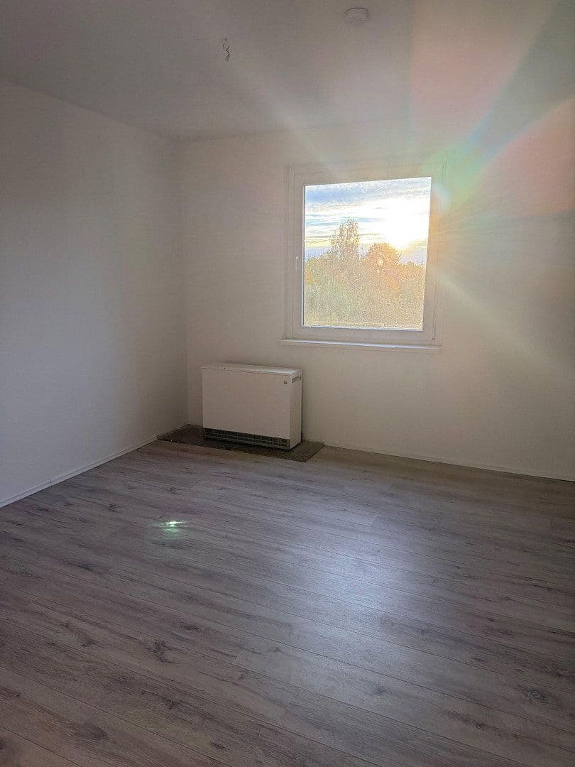 Prenájom bytu 5-izbový 102 m², Torgauer Str. 53-61, Doberlug-Kirchhain, Brandenbursko Prenájom bytu 5-izbový 102 m², Torgauer Str. 53-61, Doberlug-Kirchhain, Brandenbursko