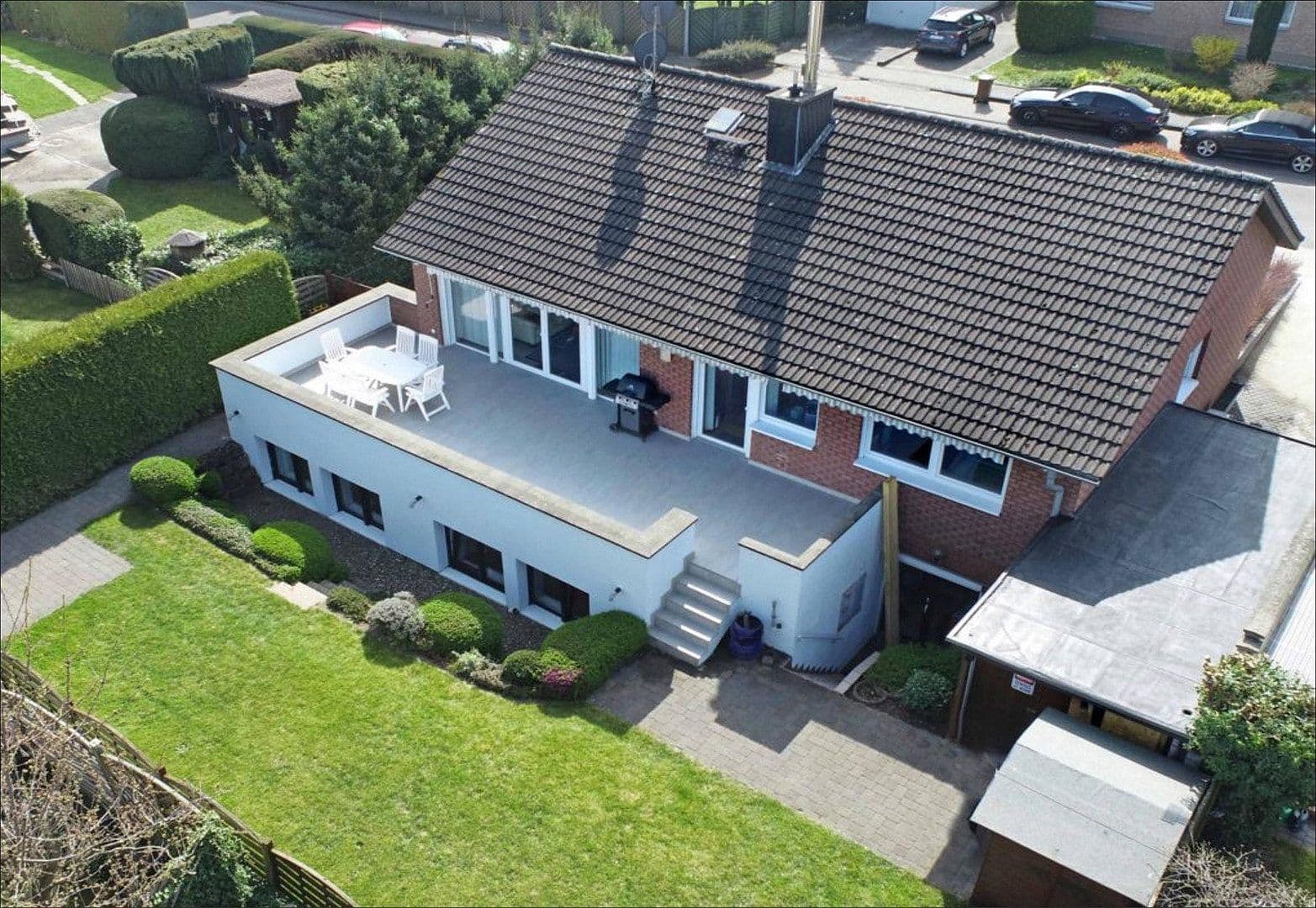 Predaj domu 154 m², pozemok 523 m², Weimarer Strasse 61, Bornheim, Severné Porýnie - Westfálsko Predaj domu 154 m², pozemok 523 m², Weimarer Strasse 61, Bornheim, Severné Porýnie - Westfálsko