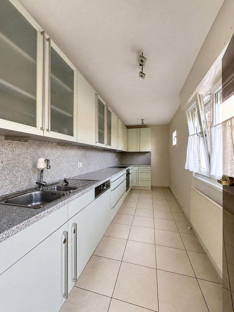 Predaj domu 154 m², pozemok 523 m², Weimarer Strasse 61, Bornheim, Severné Porýnie - Westfálsko Predaj domu 154 m², pozemok 523 m², Weimarer Strasse 61, Bornheim, Severné Porýnie - Westfálsko