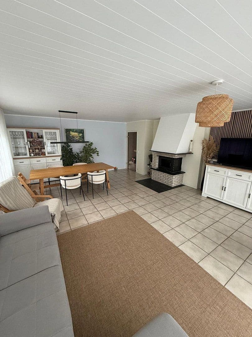 Predaj domu 154 m², pozemok 523 m², Weimarer Strasse 61, Bornheim, Severné Porýnie - Westfálsko Predaj domu 154 m², pozemok 523 m², Weimarer Strasse 61, Bornheim, Severné Porýnie - Westfálsko