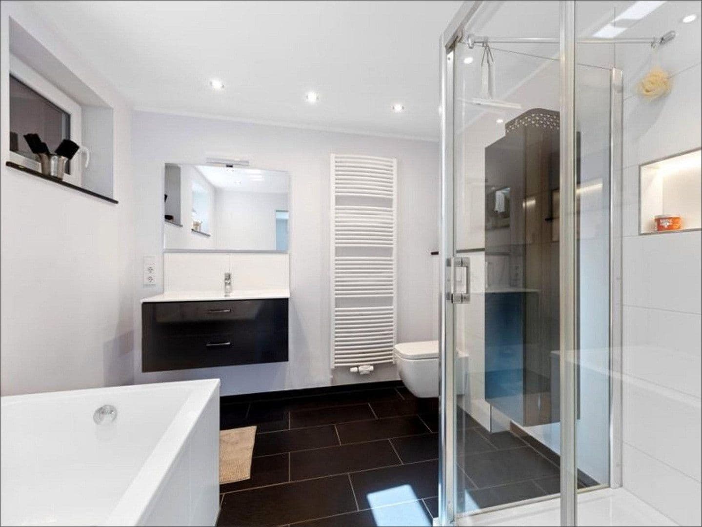 Predaj domu 154 m², pozemok 523 m², Weimarer Strasse 61, Bornheim, Severné Porýnie - Westfálsko Predaj domu 154 m², pozemok 523 m², Weimarer Strasse 61, Bornheim, Severné Porýnie - Westfálsko