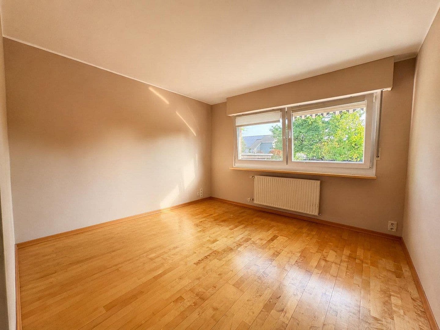Predaj domu 154 m², pozemok 523 m², Weimarer Strasse 61, Bornheim, Severné Porýnie - Westfálsko Predaj domu 154 m², pozemok 523 m², Weimarer Strasse 61, Bornheim, Severné Porýnie - Westfálsko