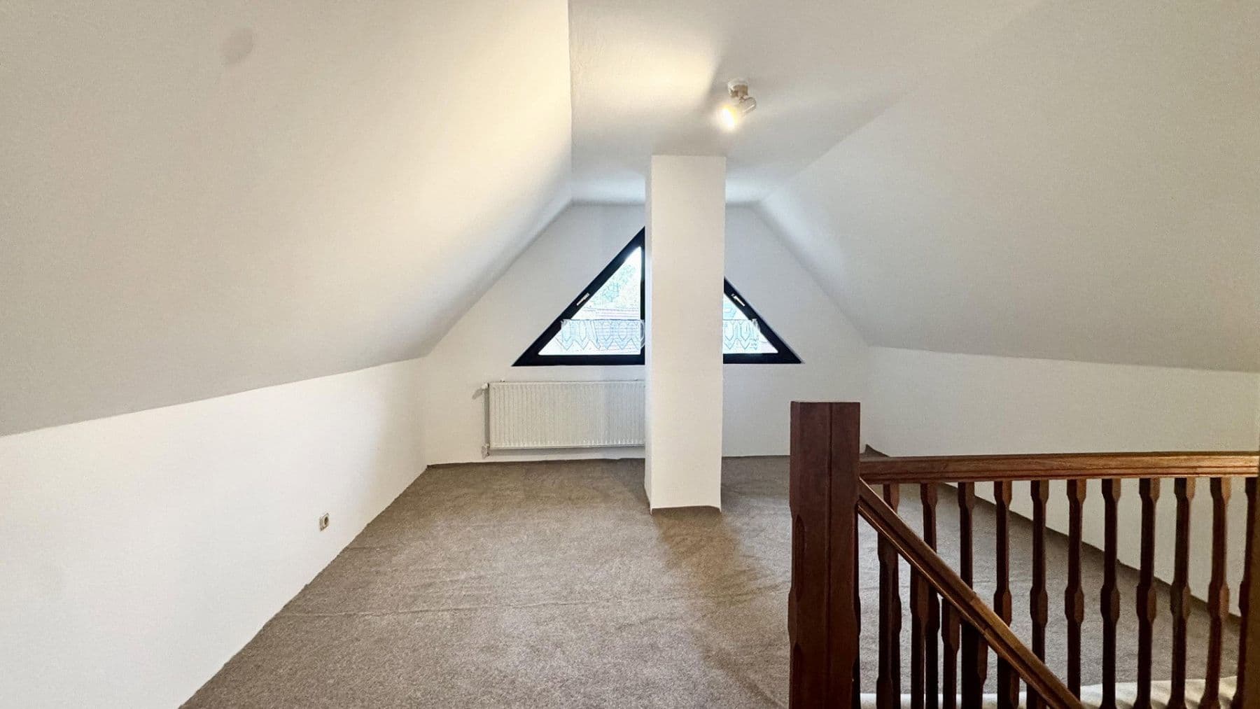 Predaj domu 216 m², pozemok 312 m², Heimstraße 29, Hirschaid, Bavorsko Predaj domu 216 m², pozemok 312 m², Heimstraße 29, Hirschaid, Bavorsko
