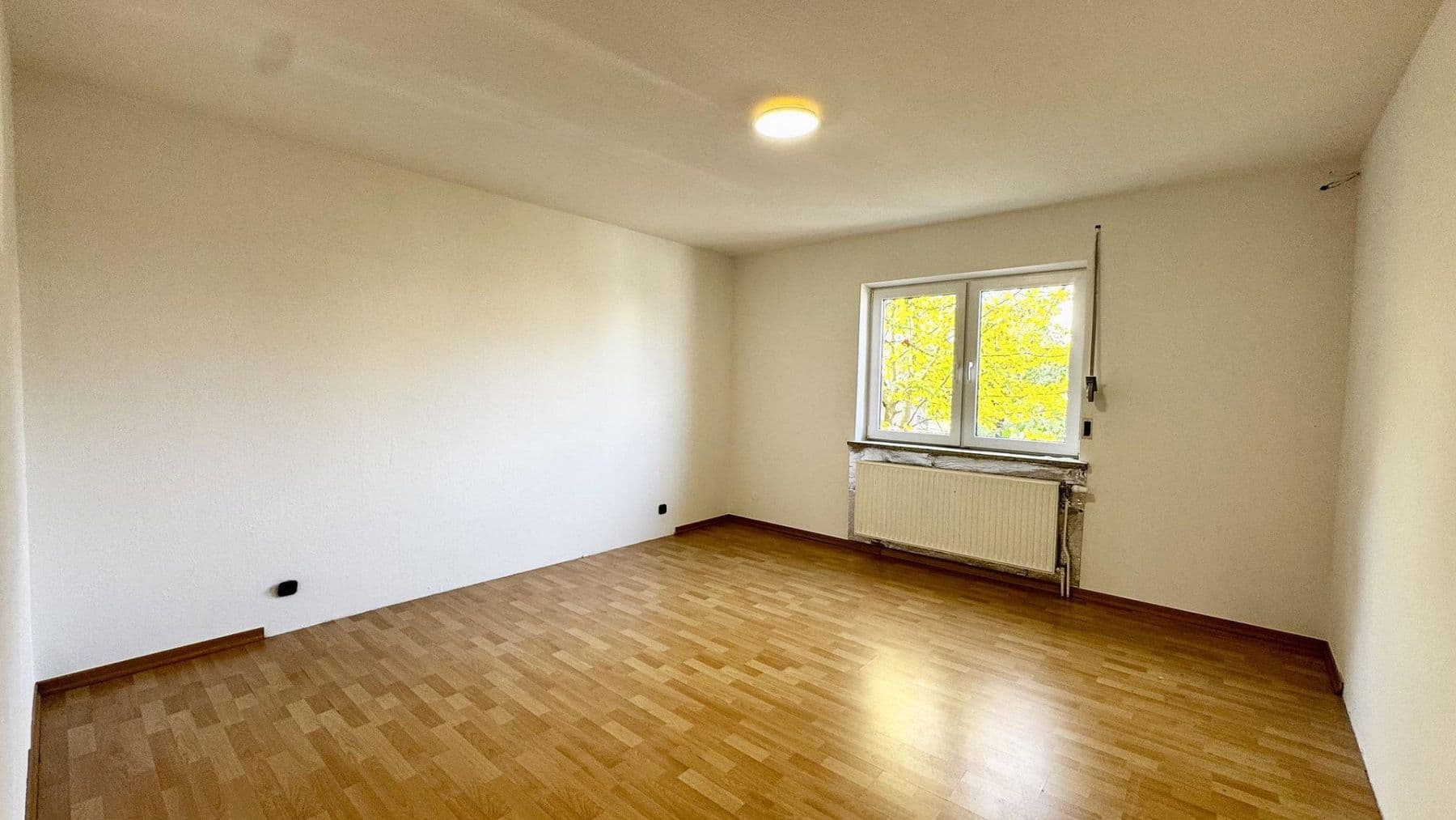 Predaj domu 216 m², pozemok 312 m², Heimstraße 29, Hirschaid, Bavorsko Predaj domu 216 m², pozemok 312 m², Heimstraße 29, Hirschaid, Bavorsko