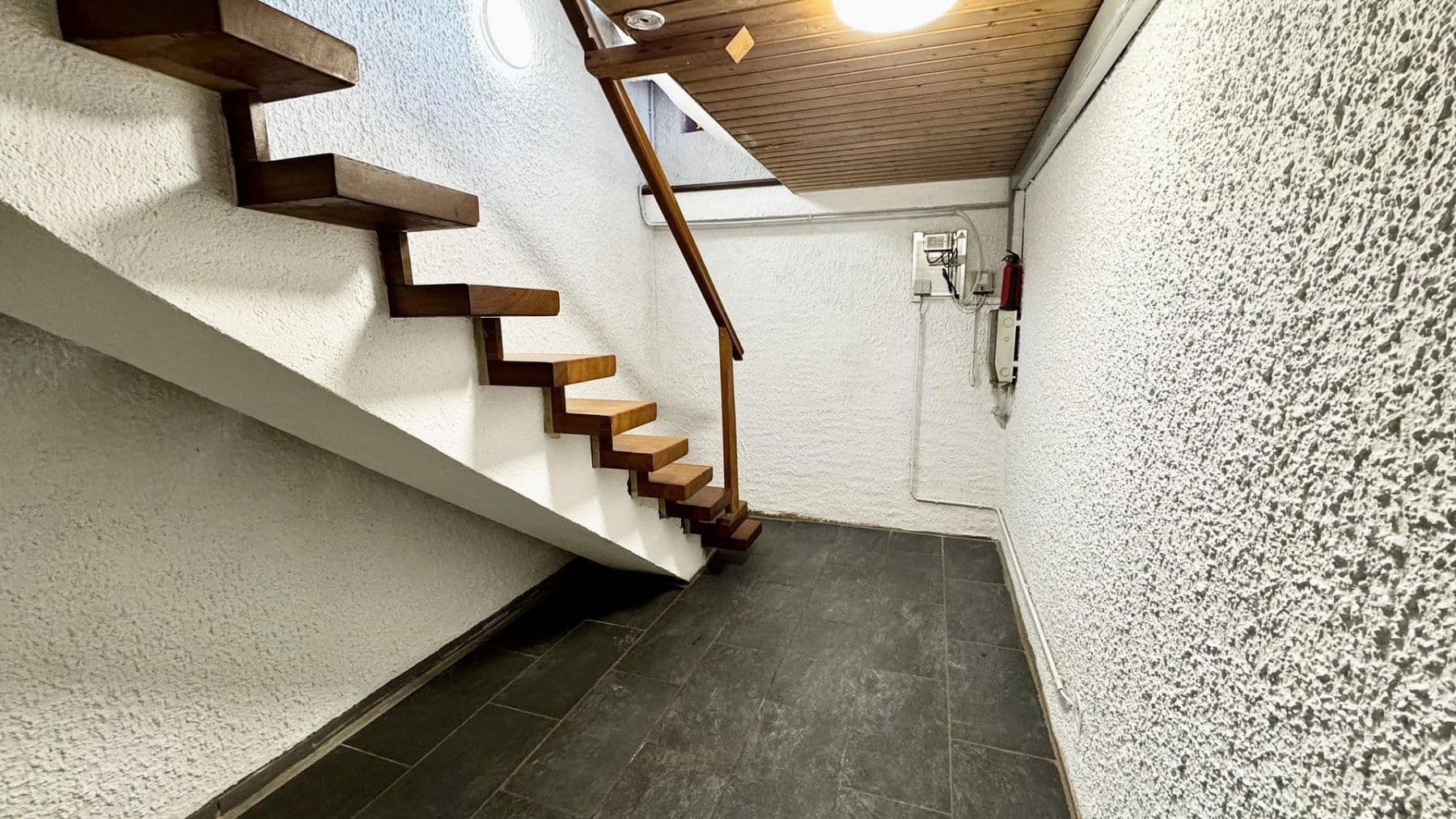 Predaj domu 216 m², pozemok 312 m², Heimstraße 29, Hirschaid, Bavorsko Predaj domu 216 m², pozemok 312 m², Heimstraße 29, Hirschaid, Bavorsko