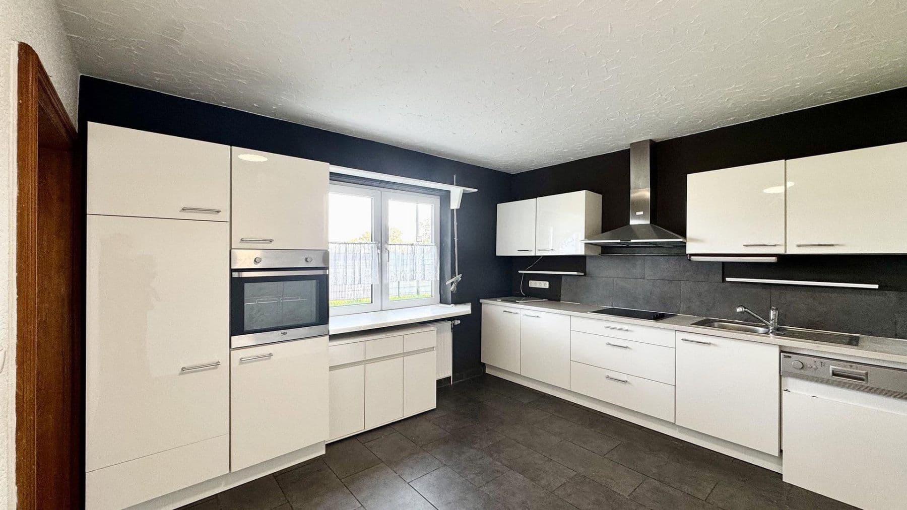 Predaj domu 216 m², pozemok 312 m², Heimstraße 29, Hirschaid, Bavorsko Predaj domu 216 m², pozemok 312 m², Heimstraße 29, Hirschaid, Bavorsko