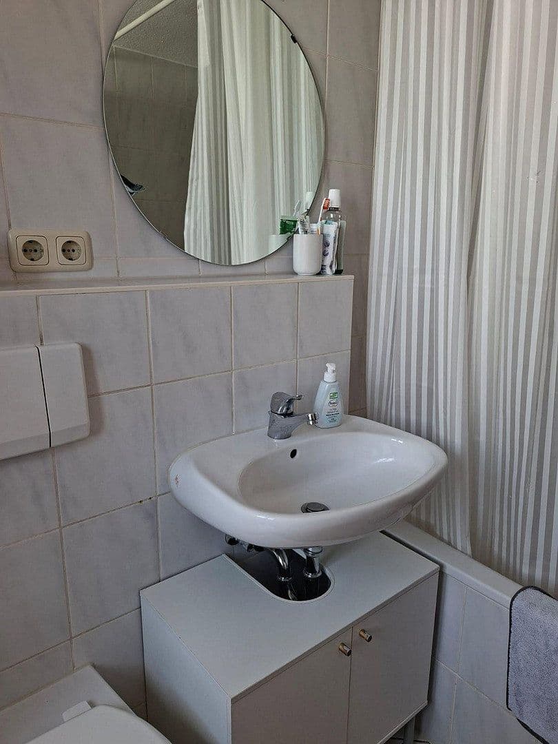 Prenájom bytu 1-izbový 55 m², Schelklingeer Straße 12, Augsburg, Bavorsko Prenájom bytu 1-izbový 55 m², Schelklingeer Straße 12, Augsburg, Bavorsko