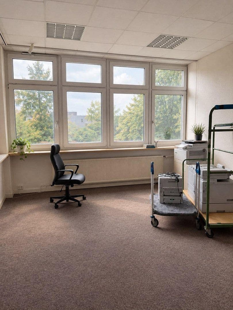 Prenájom nebytového priestoru 2.000 m², Berlin, Berlín Prenájom nebytového priestoru 2.000 m², Berlin, Berlín