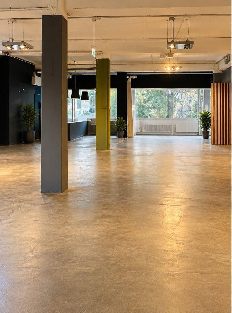 Prenájom nebytového priestoru 2.000 m², Berlin, Berlín Prenájom nebytového priestoru 2.000 m², Berlin, Berlín