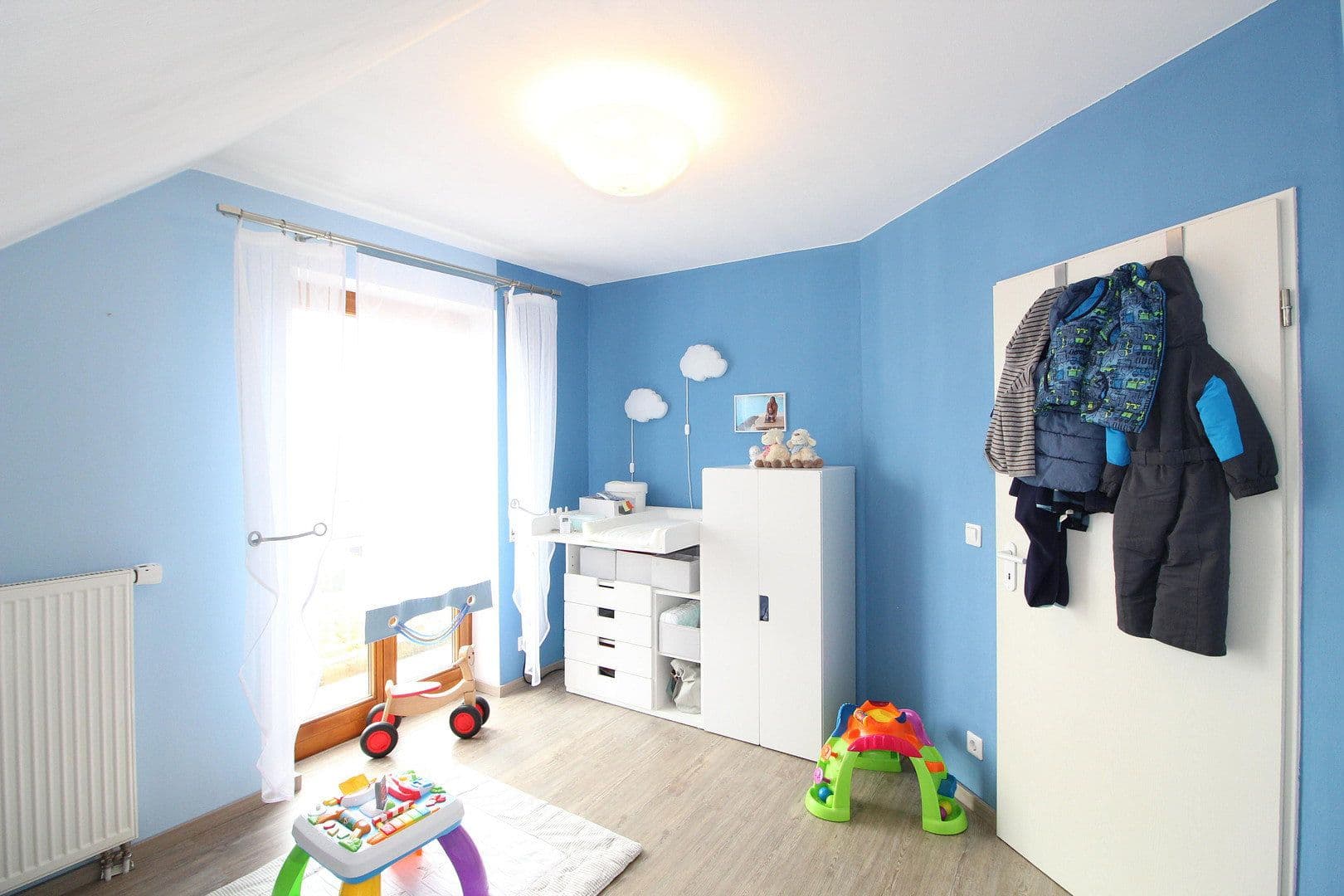 Prenájom bytu 4-izbový 95 m², Schwabhausen/ Oberroth, Bavorsko Prenájom bytu 4-izbový 95 m², Schwabhausen/ Oberroth, Bavorsko
