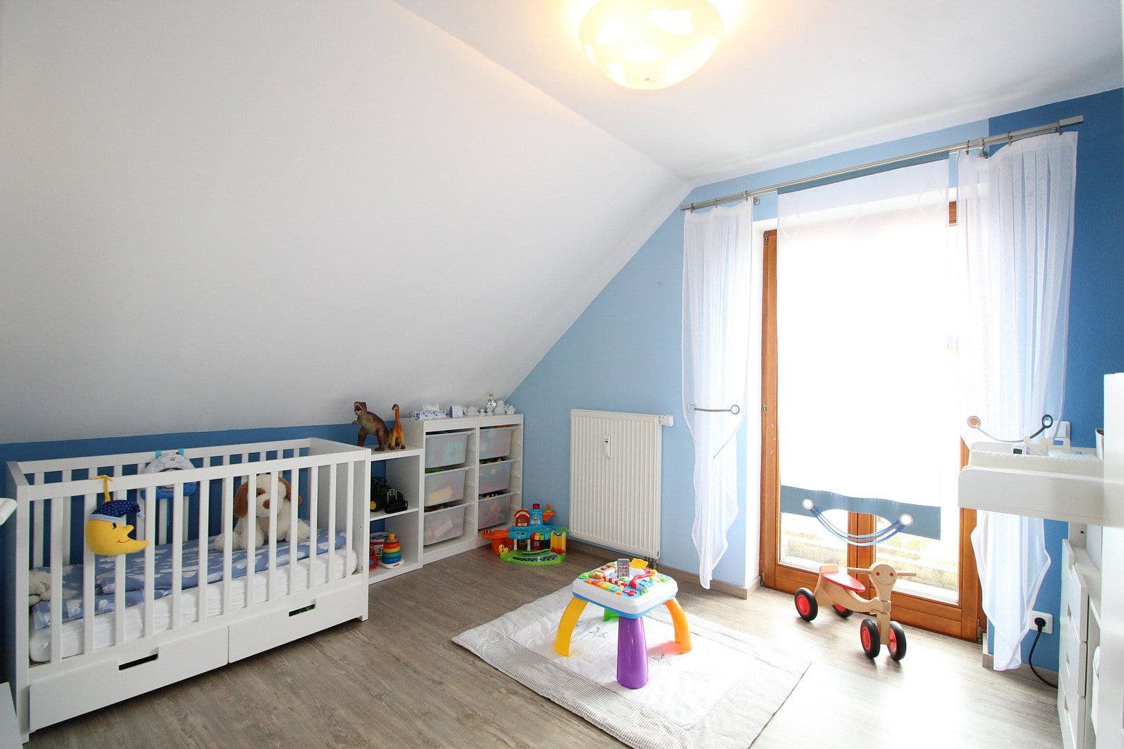 Prenájom bytu 4-izbový 95 m², Schwabhausen/ Oberroth, Bavorsko Prenájom bytu 4-izbový 95 m², Schwabhausen/ Oberroth, Bavorsko