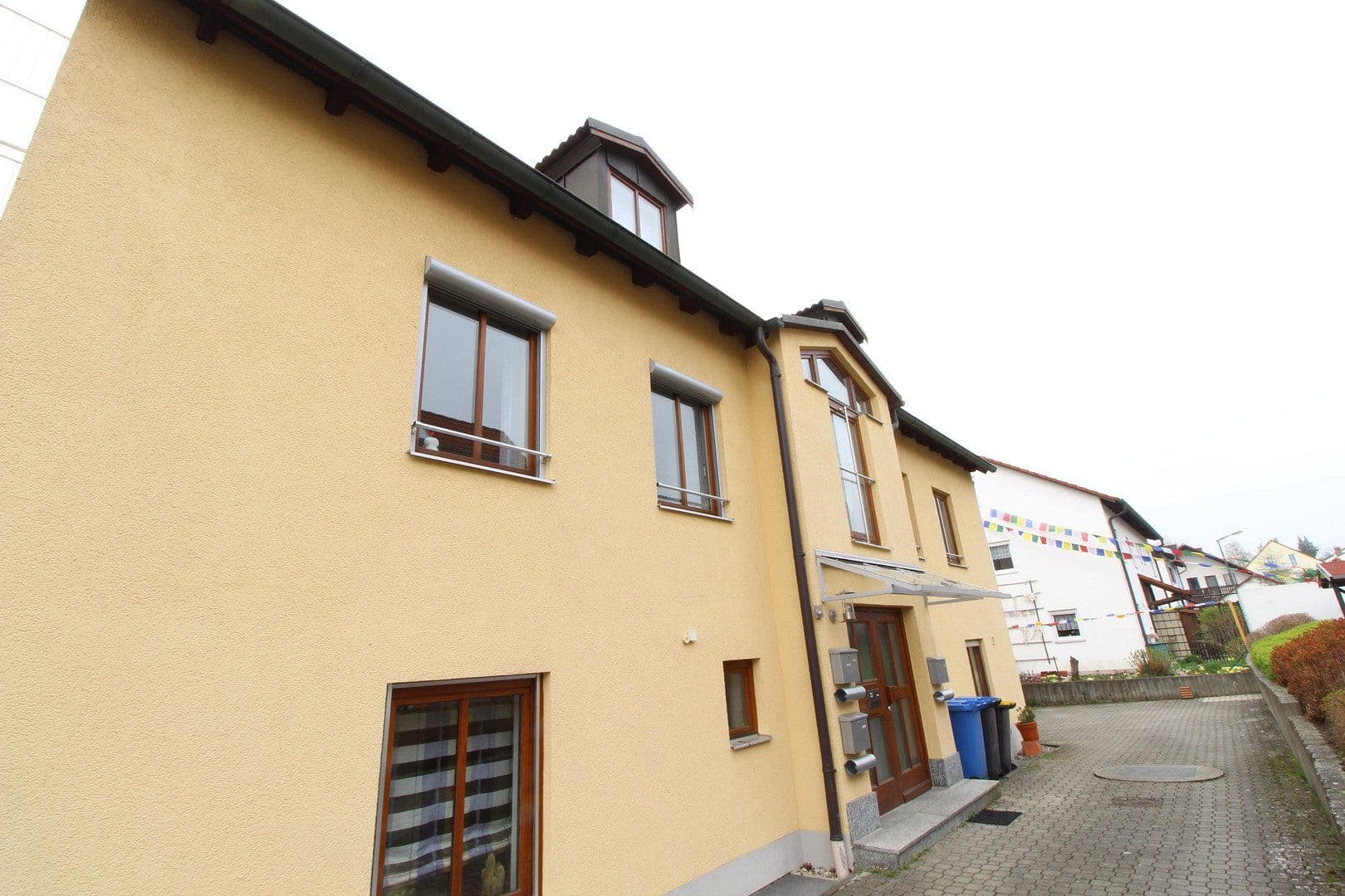 Prenájom bytu 4-izbový 95 m², Schwabhausen/ Oberroth, Bavorsko Prenájom bytu 4-izbový 95 m², Schwabhausen/ Oberroth, Bavorsko