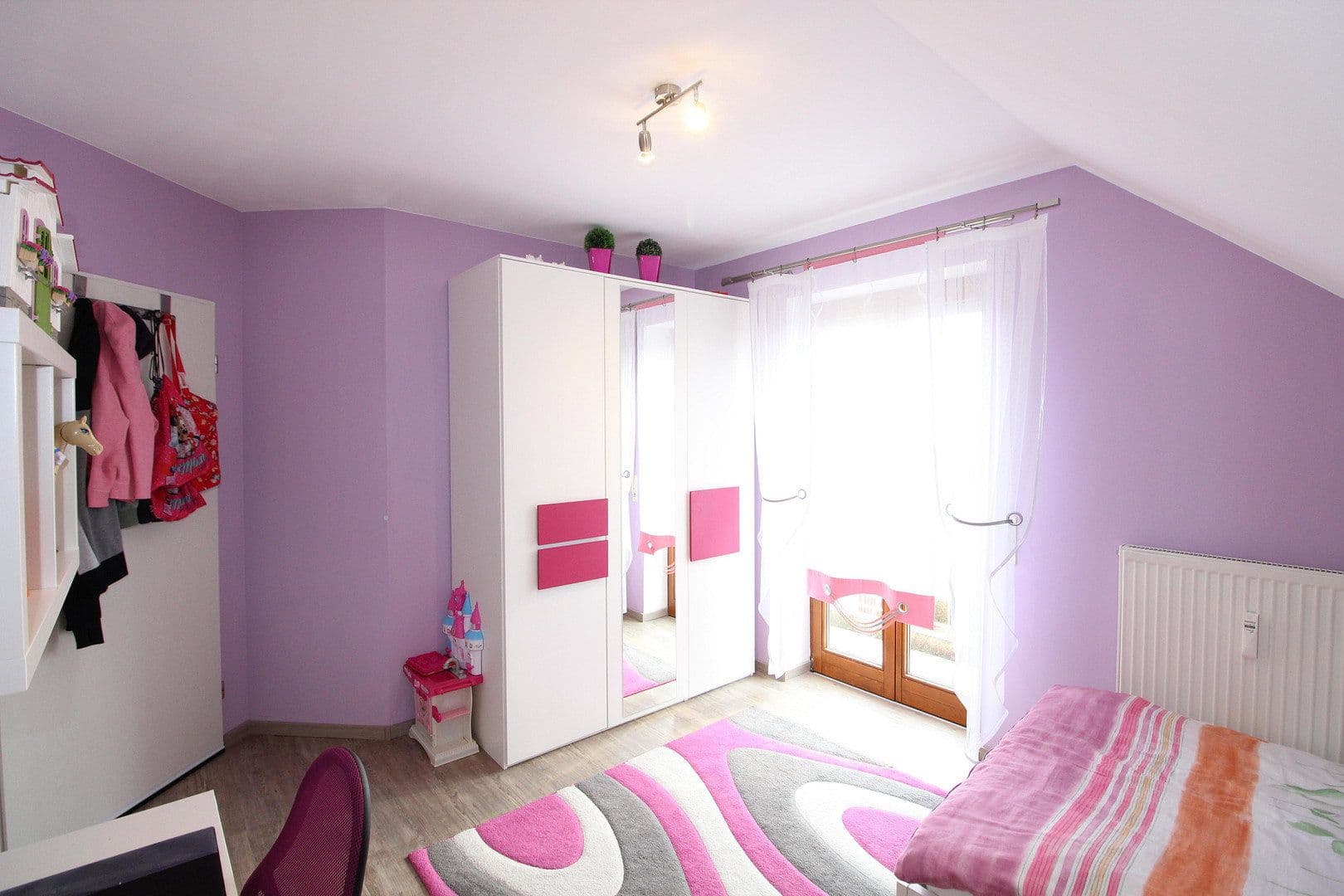 Prenájom bytu 4-izbový 95 m², Schwabhausen/ Oberroth, Bavorsko Prenájom bytu 4-izbový 95 m², Schwabhausen/ Oberroth, Bavorsko