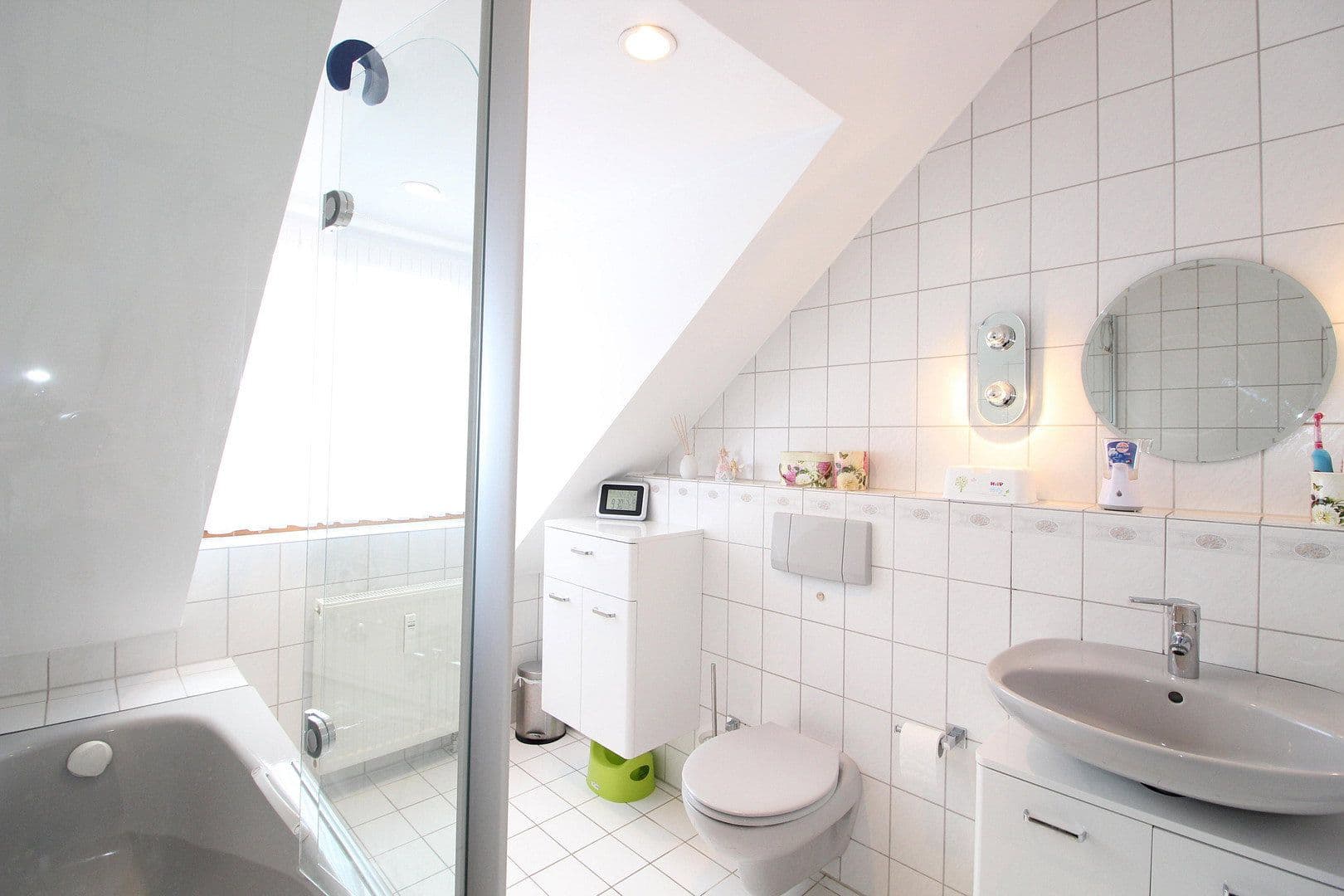 Prenájom bytu 4-izbový 95 m², Schwabhausen/ Oberroth, Bavorsko Prenájom bytu 4-izbový 95 m², Schwabhausen/ Oberroth, Bavorsko