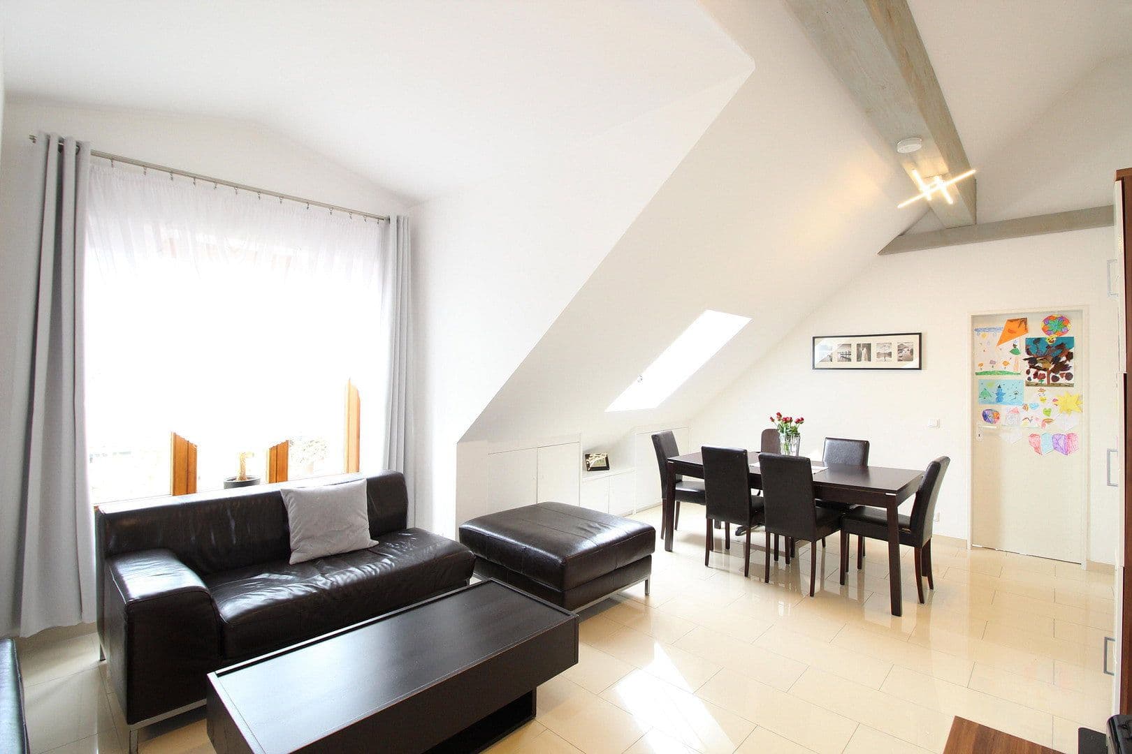 Prenájom bytu 4-izbový 95 m², Schwabhausen/ Oberroth, Bavorsko Prenájom bytu 4-izbový 95 m², Schwabhausen/ Oberroth, Bavorsko