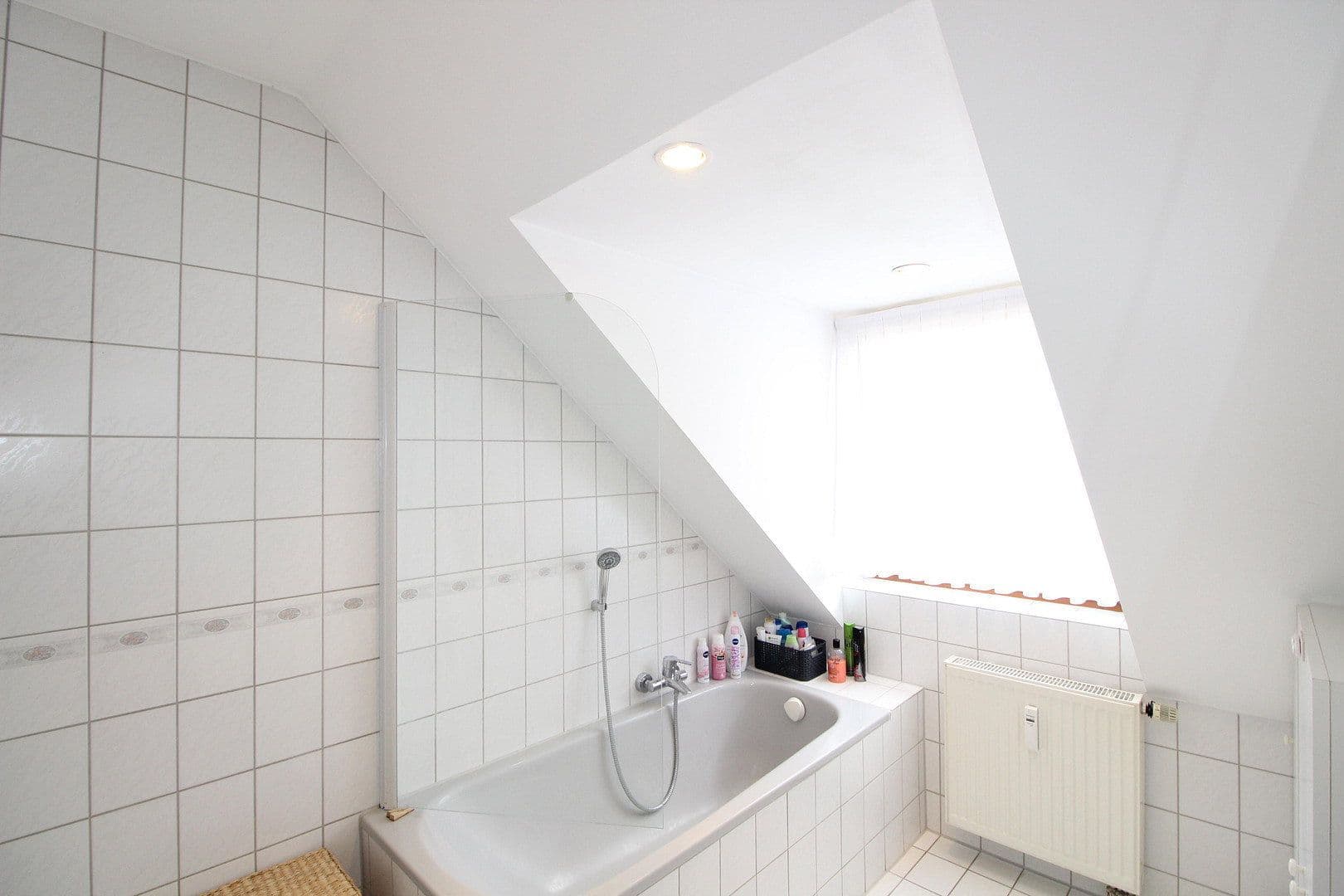 Prenájom bytu 4-izbový 95 m², Schwabhausen/ Oberroth, Bavorsko Prenájom bytu 4-izbový 95 m², Schwabhausen/ Oberroth, Bavorsko