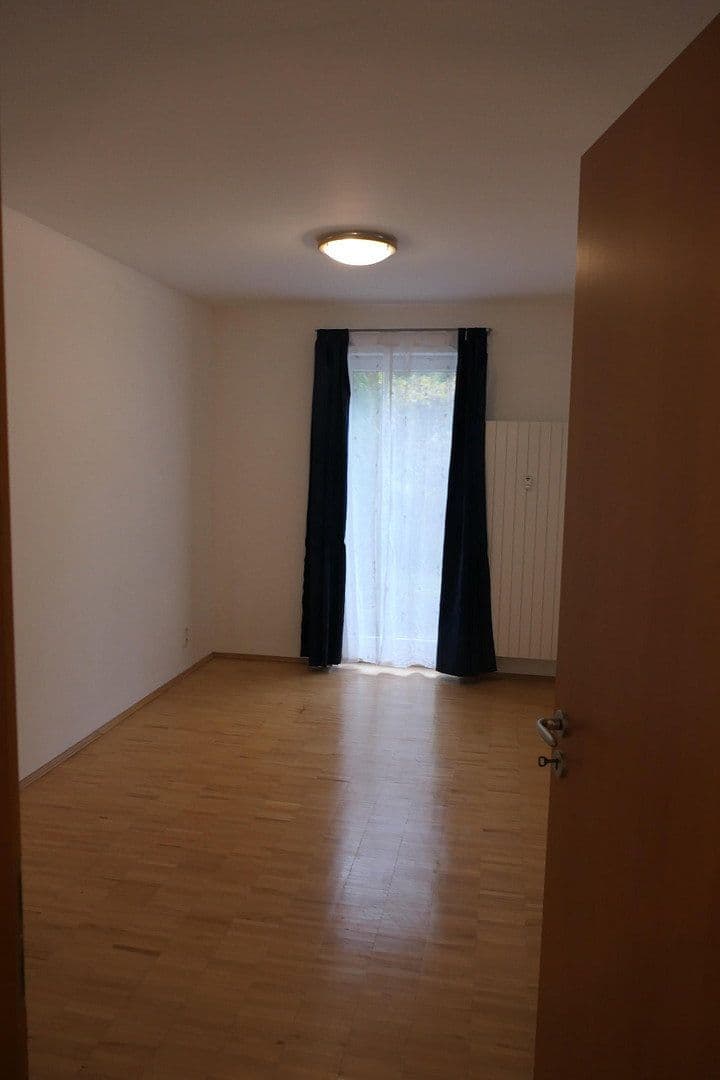 Prenájom bytu 2-izbový 65 m², Fürstenrieder Str. 189, München, Bavorsko Prenájom bytu 2-izbový 65 m², Fürstenrieder Str. 189, München, Bavorsko