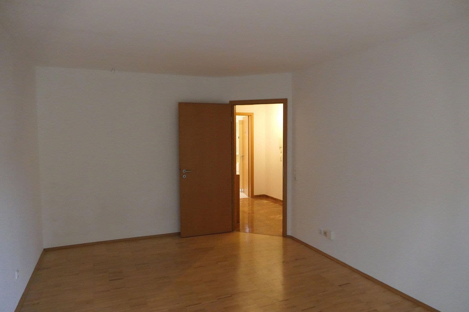 Prenájom bytu 2-izbový 65 m², Fürstenrieder Str. 189, München, Bavorsko Prenájom bytu 2-izbový 65 m², Fürstenrieder Str. 189, München, Bavorsko