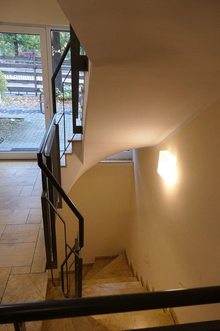 Prenájom bytu 2-izbový 65 m², Fürstenrieder Str. 189, München, Bavorsko Prenájom bytu 2-izbový 65 m², Fürstenrieder Str. 189, München, Bavorsko