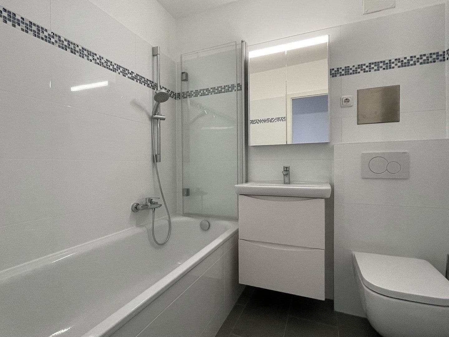 Prenájom bytu 3-izbový 76 m², Puchheim, Bavorsko Prenájom bytu 3-izbový 76 m², Puchheim, Bavorsko