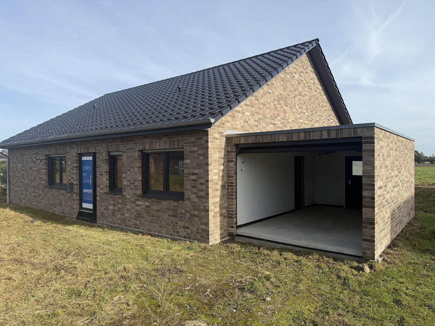 Predaj domu 129 m², pozemok 832 m², Im Feld 15, Warmsen, Dolné Sasko Predaj domu 129 m², pozemok 832 m², Im Feld 15, Warmsen, Dolné Sasko