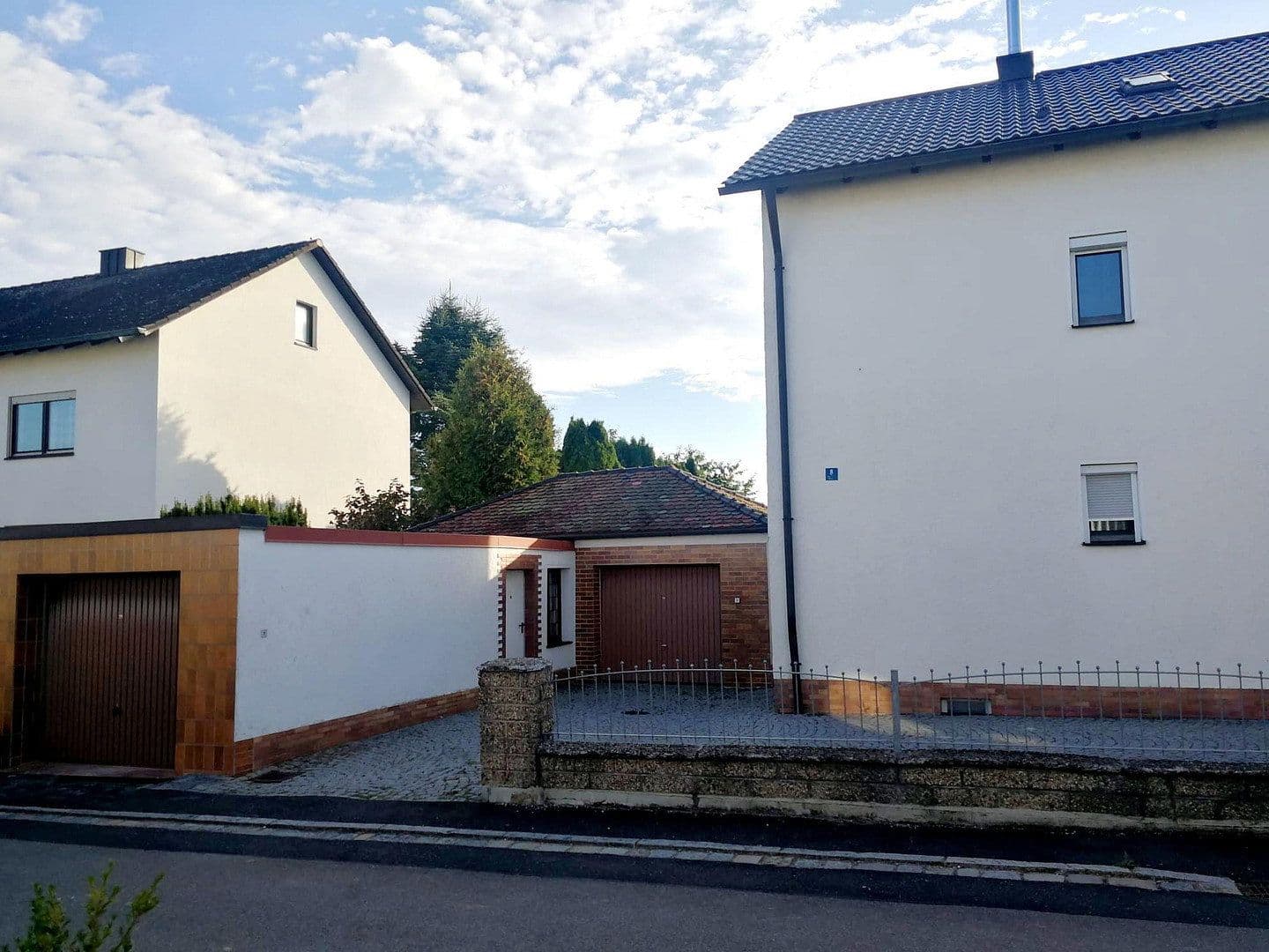Predaj domu 200 m², pozemok 989 m², Kümmersbruck, Bavorsko Predaj domu 200 m², pozemok 989 m², Kümmersbruck, Bavorsko