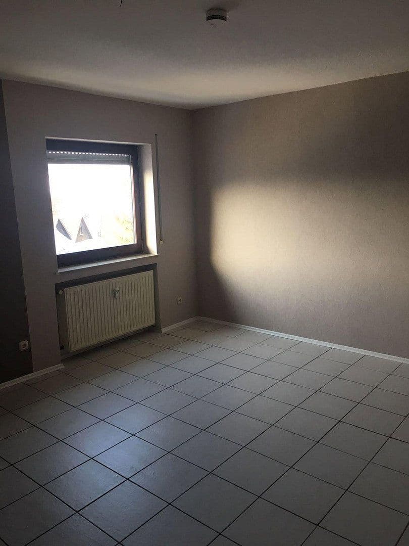 Prenájom bytu 4-izbový 112 m², Sinntal, Hesensko Prenájom bytu 4-izbový 112 m², Sinntal, Hesensko