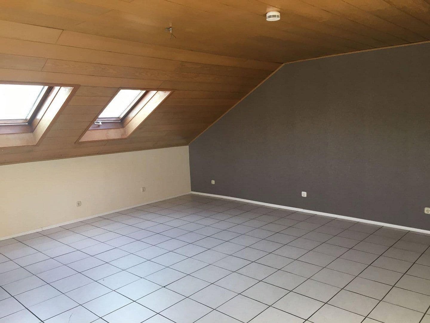 Prenájom bytu 4-izbový 112 m², Sinntal, Hesensko Prenájom bytu 4-izbový 112 m², Sinntal, Hesensko