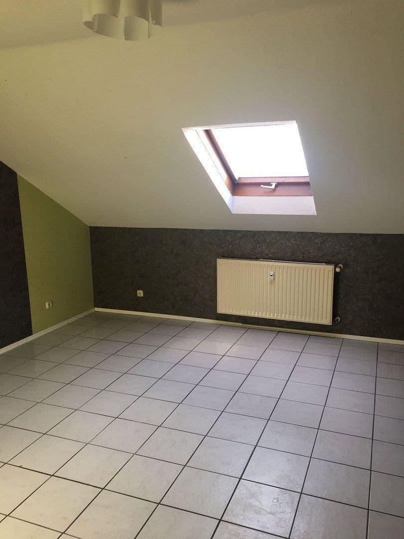Prenájom bytu 4-izbový 112 m², Sinntal, Hesensko Prenájom bytu 4-izbový 112 m², Sinntal, Hesensko