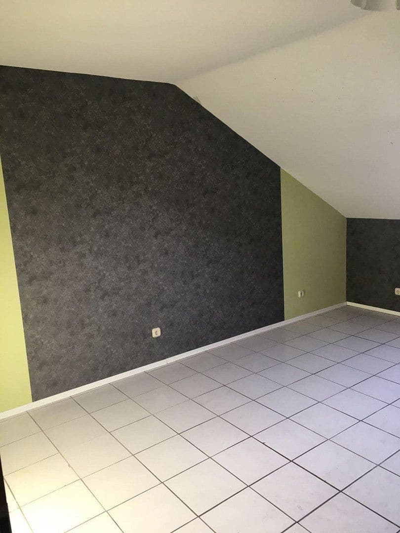 Prenájom bytu 4-izbový 112 m², Sinntal, Hesensko Prenájom bytu 4-izbový 112 m², Sinntal, Hesensko
