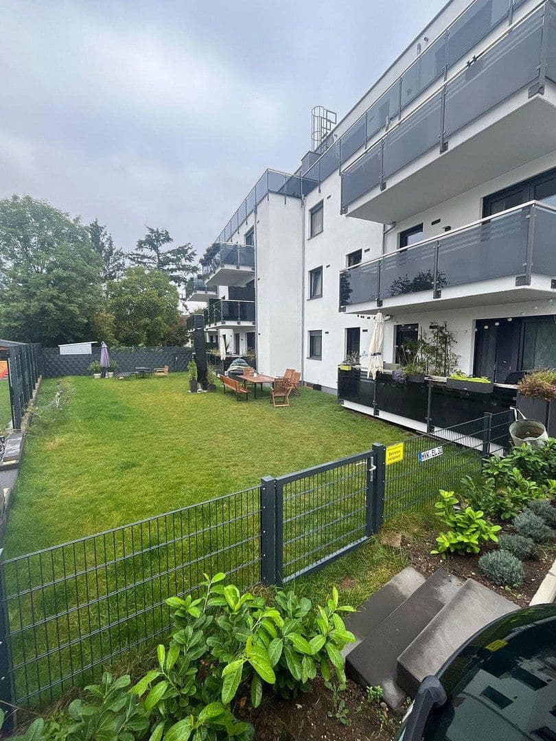 Prenájom bytu 3-izbový 103 m², Stadionstr.60a, Andernach, Porýnie-Falcko Prenájom bytu 3-izbový 103 m², Stadionstr.60a, Andernach, Porýnie-Falcko