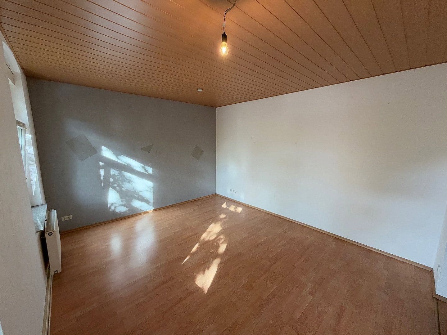 Prenájom bytu 3-izbový 77 m², Krefeld, Severné Porýnie - Westfálsko Prenájom bytu 3-izbový 77 m², Krefeld, Severné Porýnie - Westfálsko