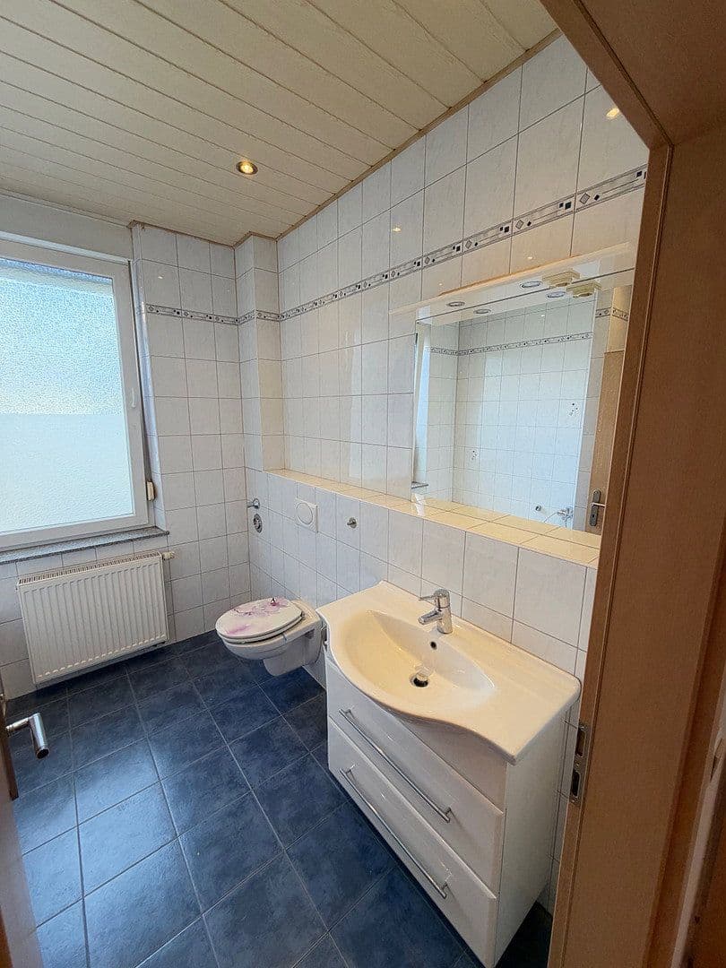 Prenájom bytu 3-izbový 77 m², Krefeld, Severné Porýnie - Westfálsko Prenájom bytu 3-izbový 77 m², Krefeld, Severné Porýnie - Westfálsko