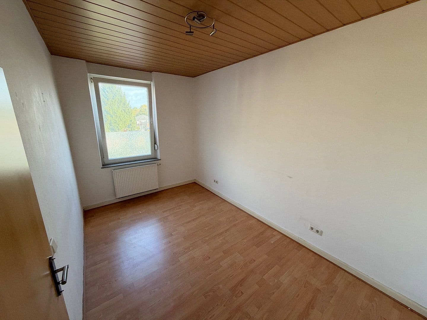Prenájom bytu 3-izbový 77 m², Krefeld, Severné Porýnie - Westfálsko Prenájom bytu 3-izbový 77 m², Krefeld, Severné Porýnie - Westfálsko
