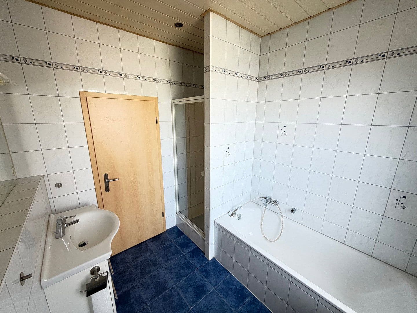 Prenájom bytu 3-izbový 77 m², Krefeld, Severné Porýnie - Westfálsko Prenájom bytu 3-izbový 77 m², Krefeld, Severné Porýnie - Westfálsko