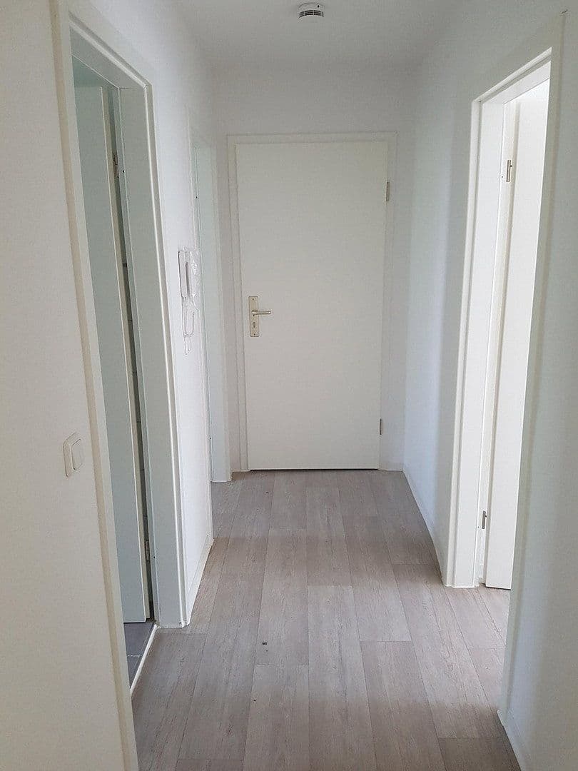 Prenájom bytu 3-izbový 60 m², Magdeburg, Sasko-Anhaltsko Prenájom bytu 3-izbový 60 m², Magdeburg, Sasko-Anhaltsko
