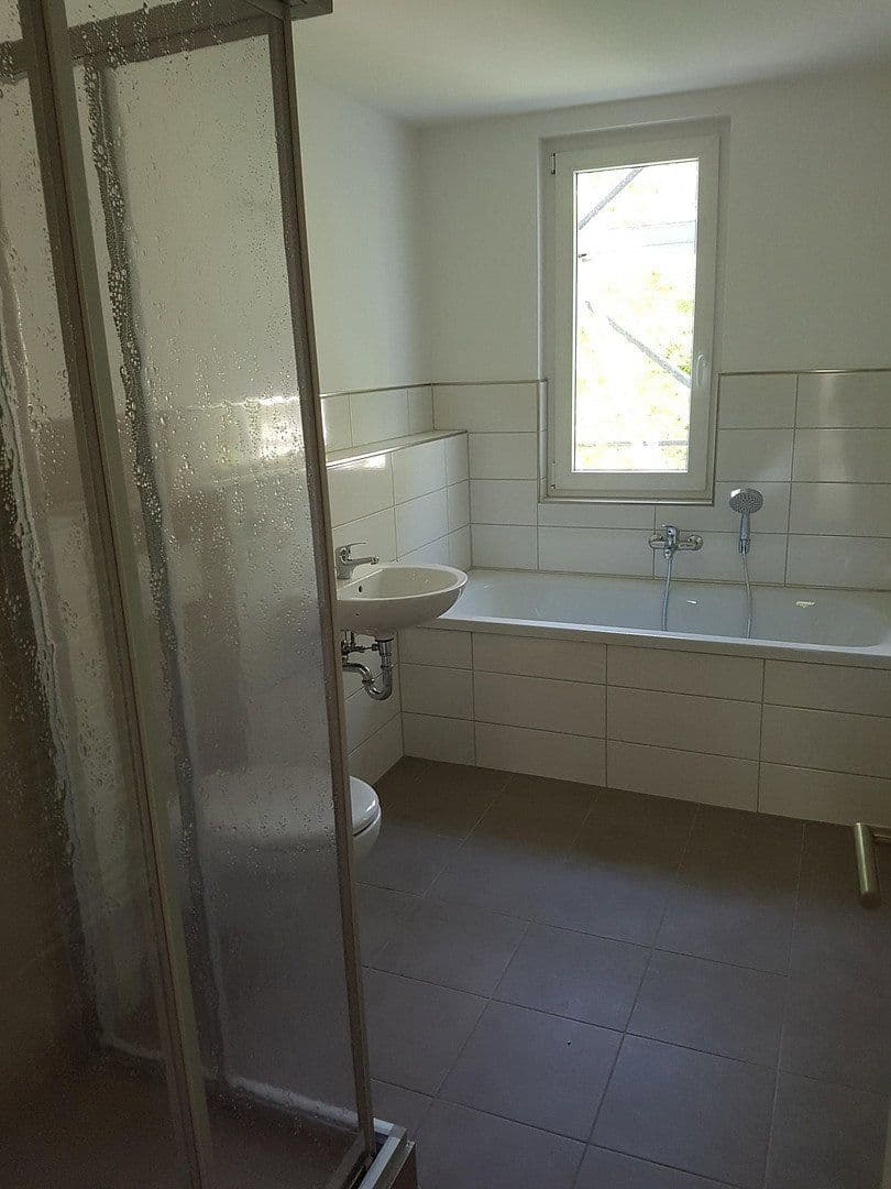 Prenájom bytu 3-izbový 60 m², Magdeburg, Sasko-Anhaltsko Prenájom bytu 3-izbový 60 m², Magdeburg, Sasko-Anhaltsko