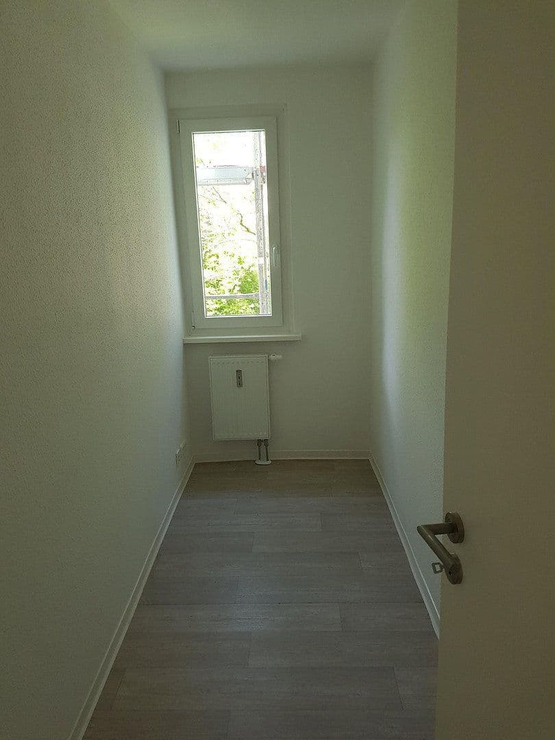 Prenájom bytu 3-izbový 60 m², Magdeburg, Sasko-Anhaltsko Prenájom bytu 3-izbový 60 m², Magdeburg, Sasko-Anhaltsko
