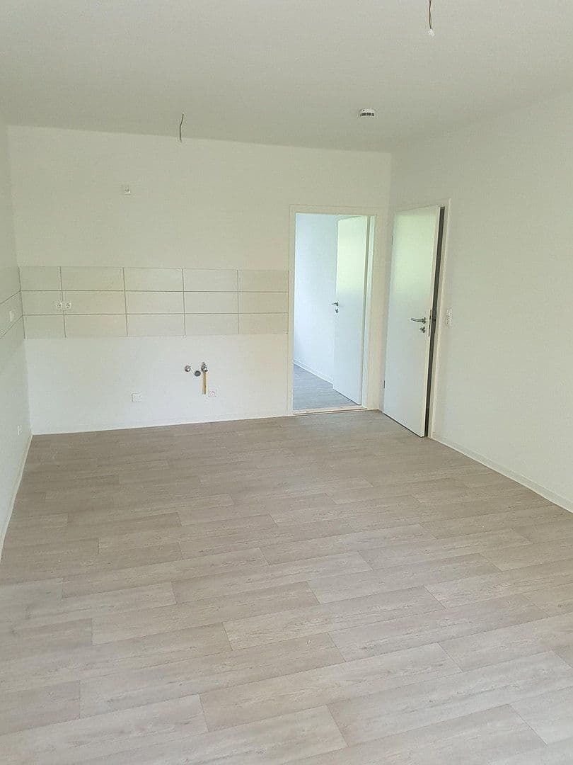 Prenájom bytu 3-izbový 60 m², Magdeburg, Sasko-Anhaltsko Prenájom bytu 3-izbový 60 m², Magdeburg, Sasko-Anhaltsko