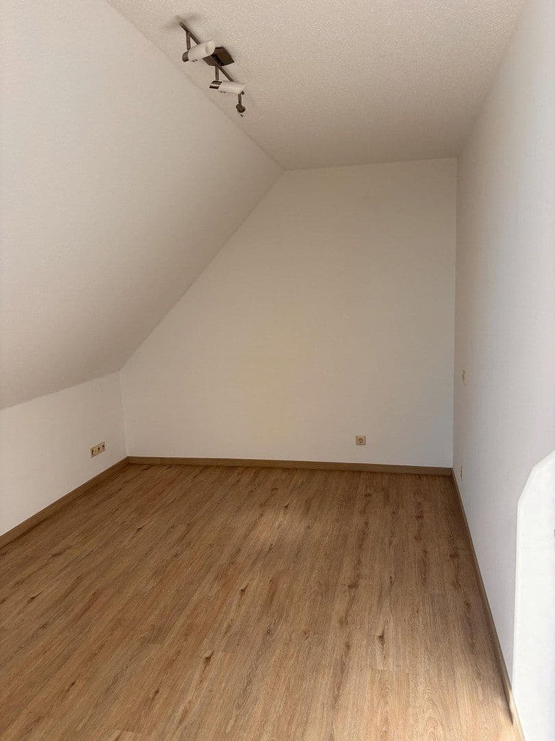 Prenájom bytu 5-izbový 196 m², Baden-Baden, Bádensko-Wurttembersko Prenájom bytu 5-izbový 196 m², Baden-Baden, Bádensko-Wurttembersko