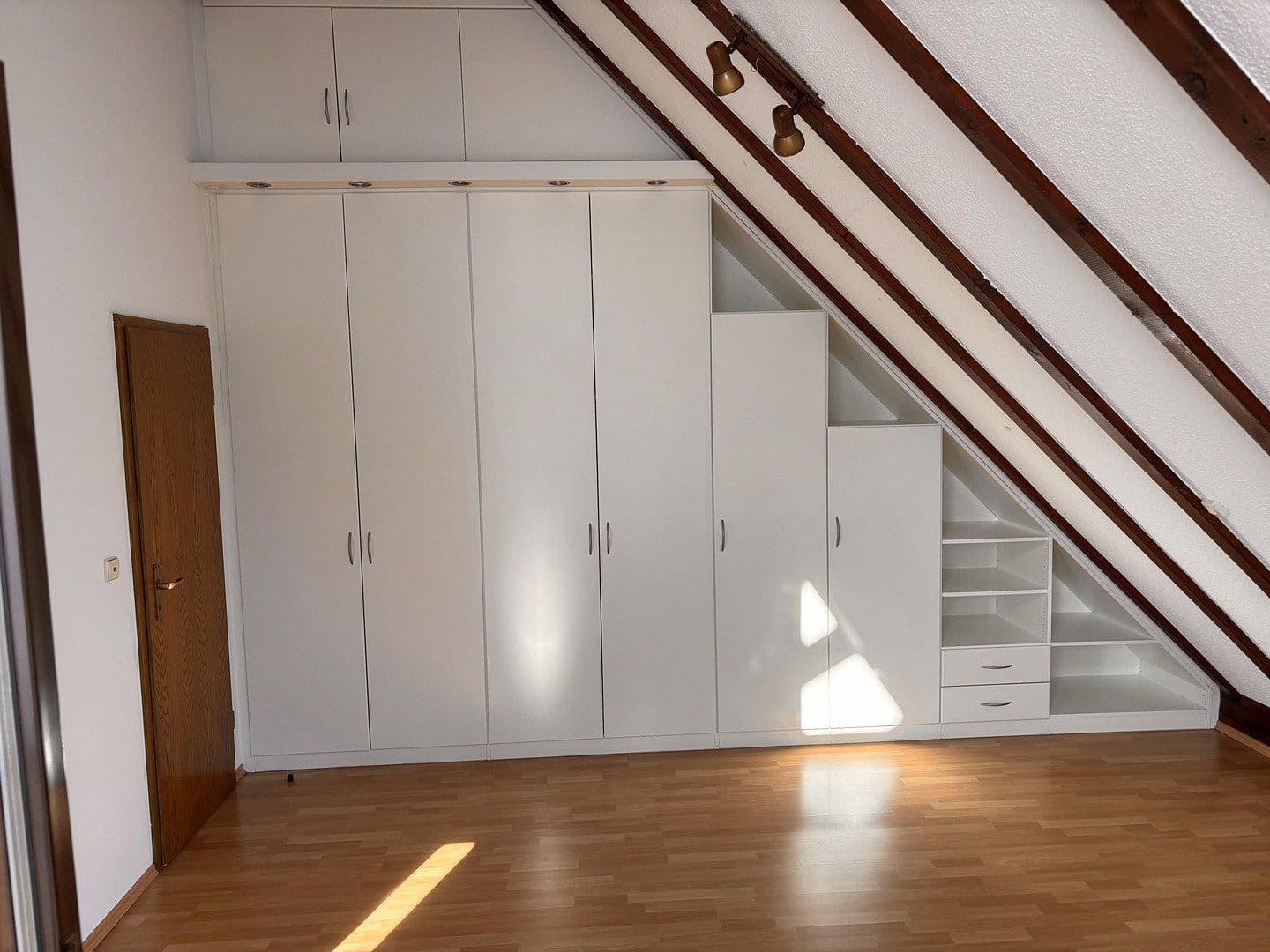 Prenájom bytu 5-izbový 196 m², Baden-Baden, Bádensko-Wurttembersko Prenájom bytu 5-izbový 196 m², Baden-Baden, Bádensko-Wurttembersko
