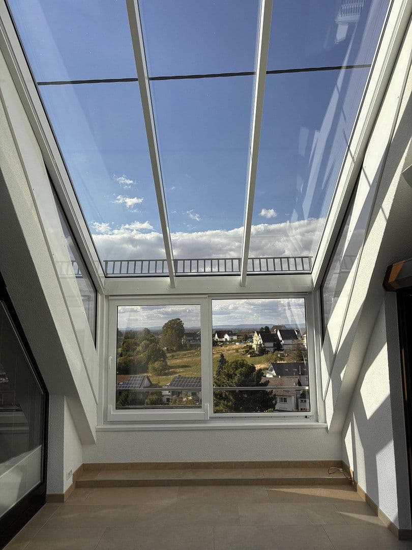 Prenájom bytu 5-izbový 196 m², Baden-Baden, Bádensko-Wurttembersko Prenájom bytu 5-izbový 196 m², Baden-Baden, Bádensko-Wurttembersko