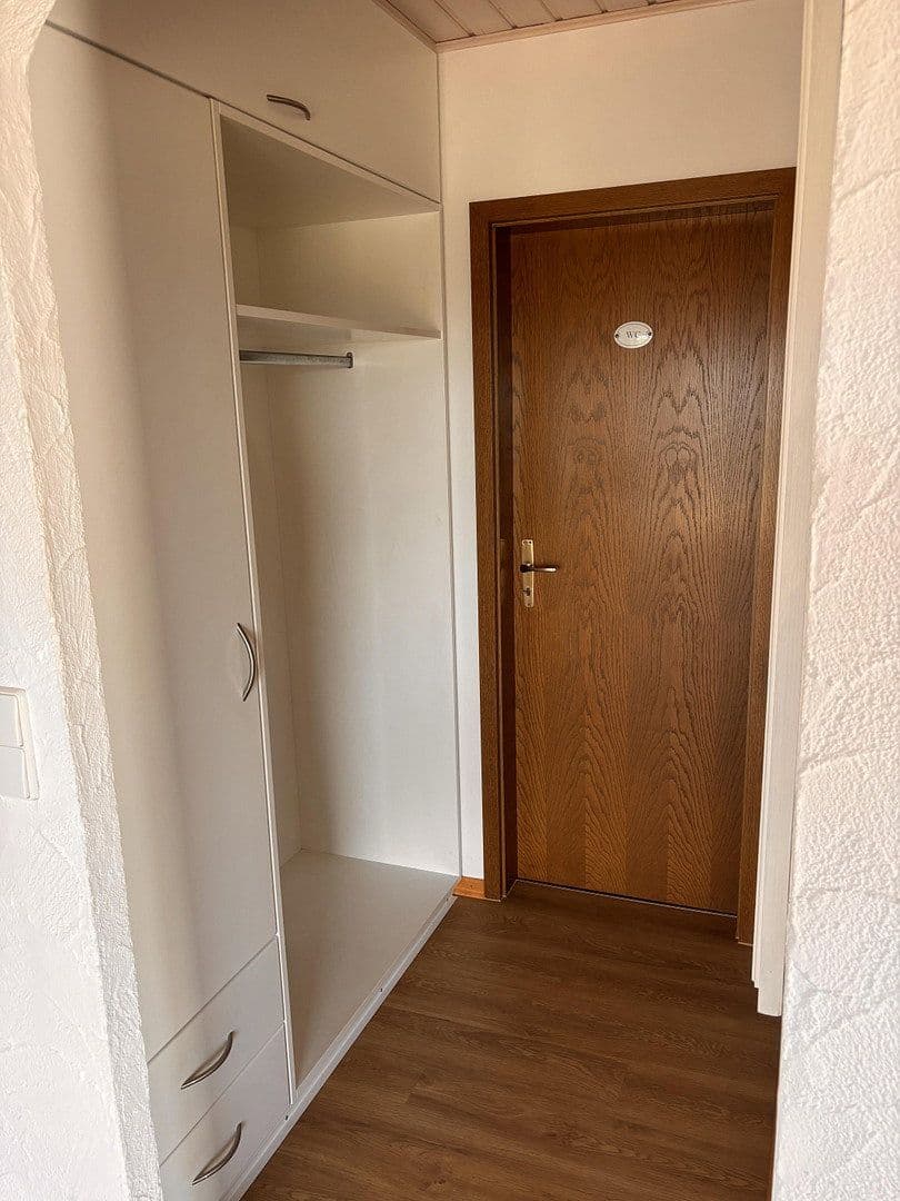 Prenájom bytu 5-izbový 196 m², Baden-Baden, Bádensko-Wurttembersko Prenájom bytu 5-izbový 196 m², Baden-Baden, Bádensko-Wurttembersko