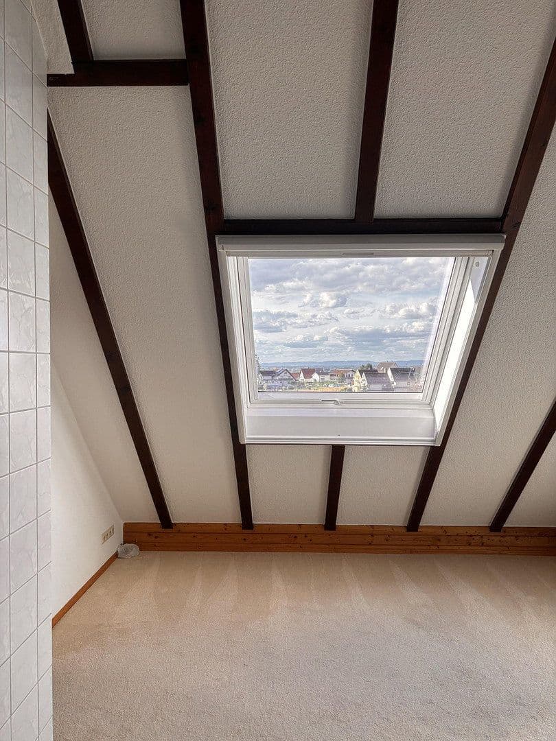 Prenájom bytu 5-izbový 196 m², Baden-Baden, Bádensko-Wurttembersko Prenájom bytu 5-izbový 196 m², Baden-Baden, Bádensko-Wurttembersko