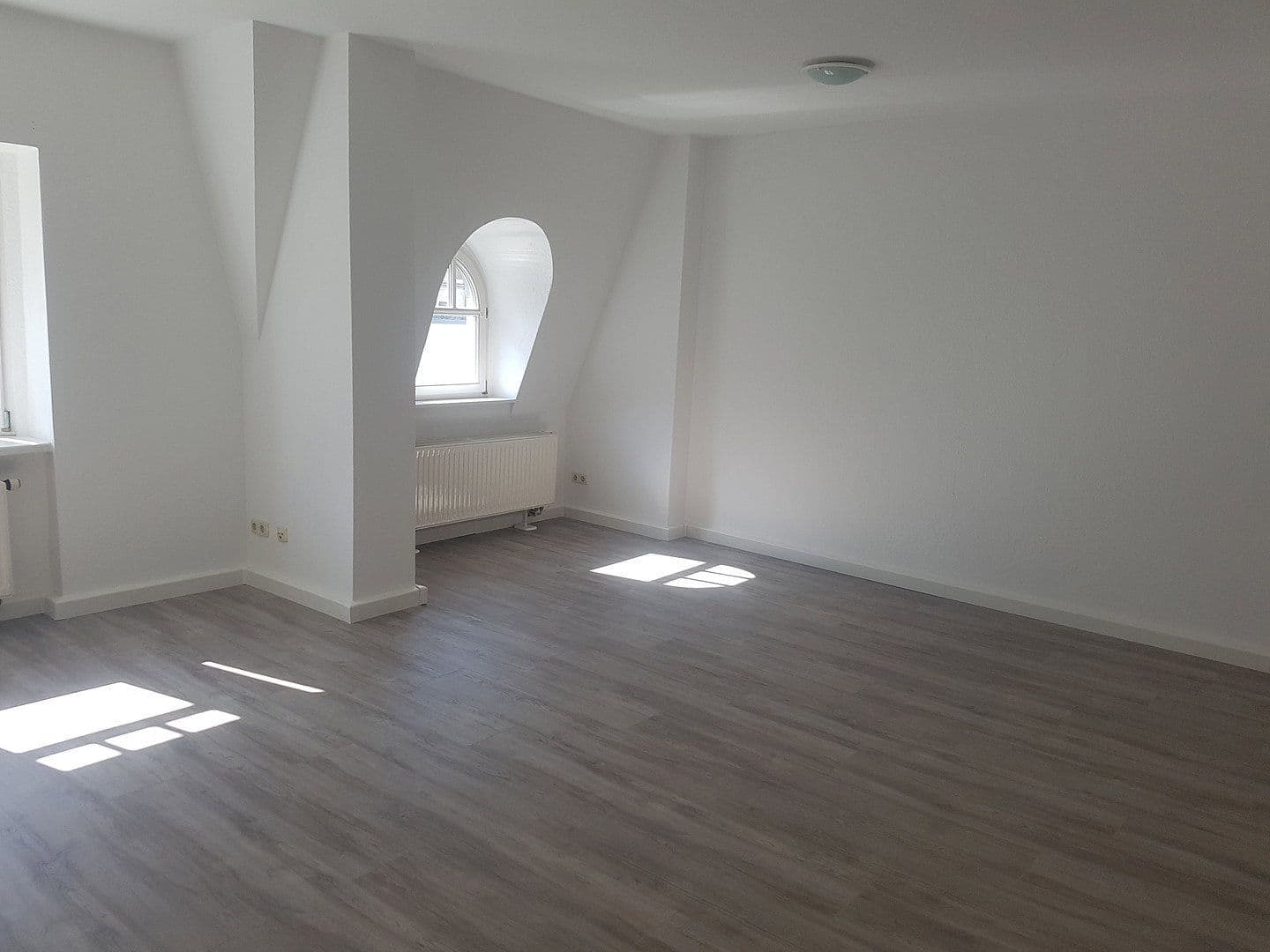 Predaj domu 423 m², pozemok 170 m², Innere Schneeberger Straße 19, Zwickau, Sasko Predaj domu 423 m², pozemok 170 m², Innere Schneeberger Straße 19, Zwickau, Sasko