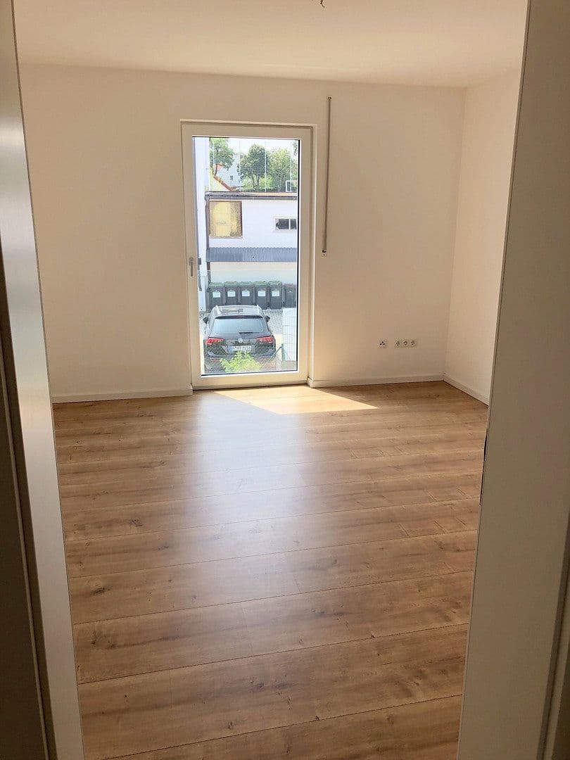 Prenájom bytu 4-izbový 118 m², Hamppstraße 7b, Au in der Hallertau, Bavorsko Prenájom bytu 4-izbový 118 m², Hamppstraße 7b, Au in der Hallertau, Bavorsko