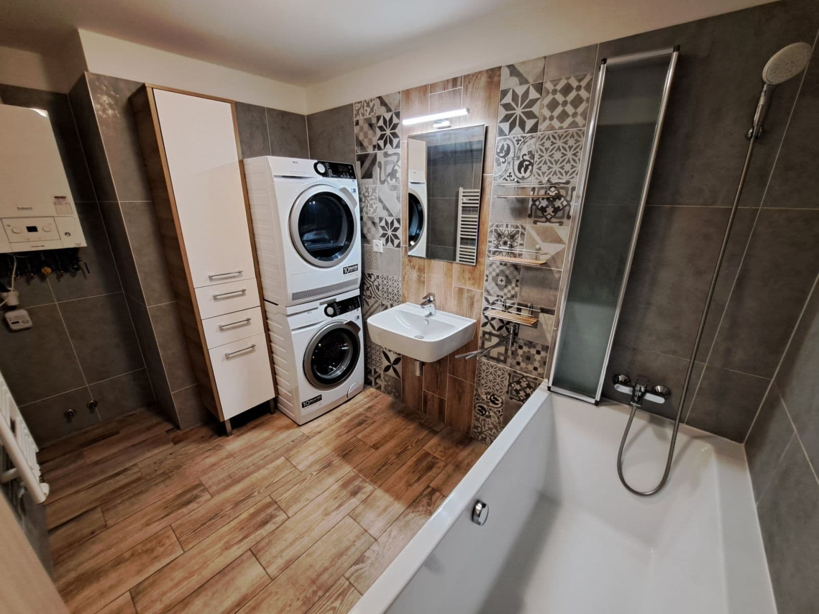 Prenájom bytu 3-izbový 76 m², Želetická, Praha, Praha Prenájom bytu 3-izbový 76 m², Želetická, Praha, Praha