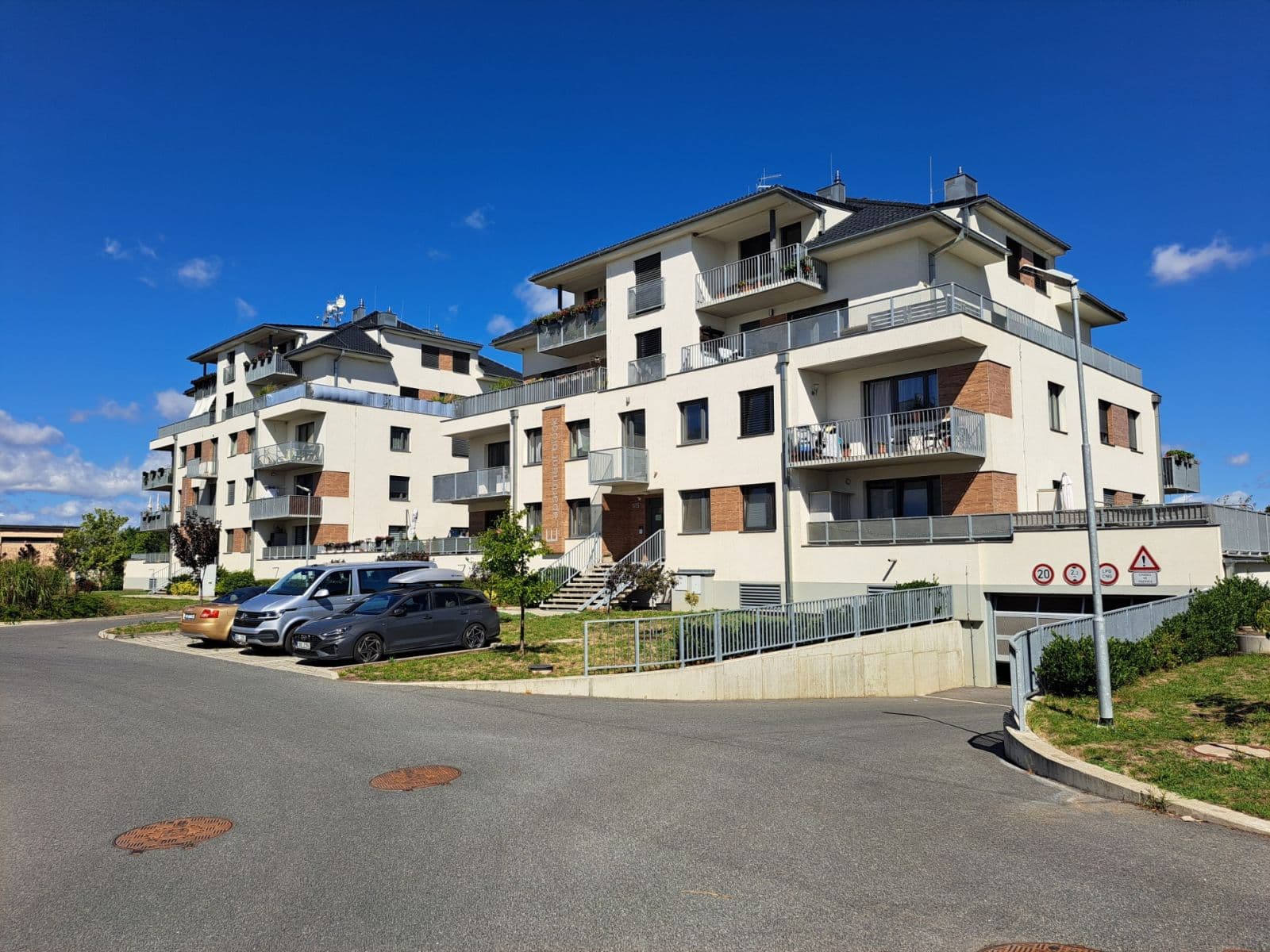 Prenájom bytu 3-izbový 76 m², Želetická, Praha, Praha Prenájom bytu 3-izbový 76 m², Želetická, Praha, Praha